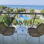 Trendy Palm Adults Only Hotel Sidé