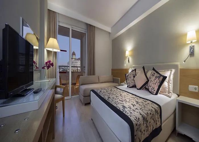 Trendy Palm Adults Only Otel Side