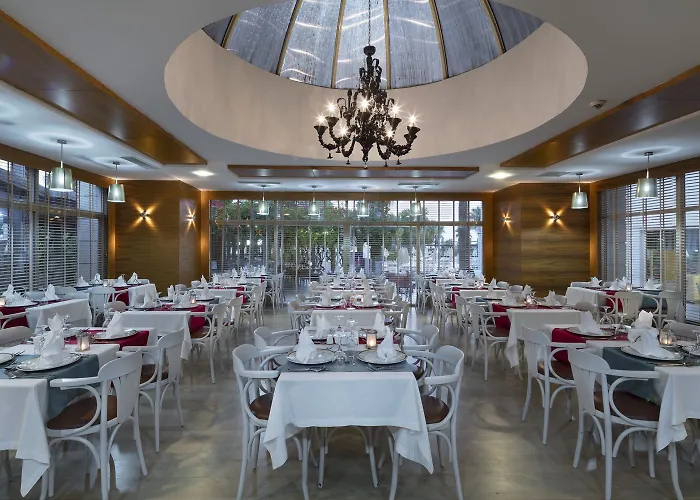 Trendy Palm Adults Only Otel 5*