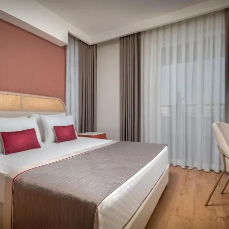 מלון Trendy Palm Adults Only 5*